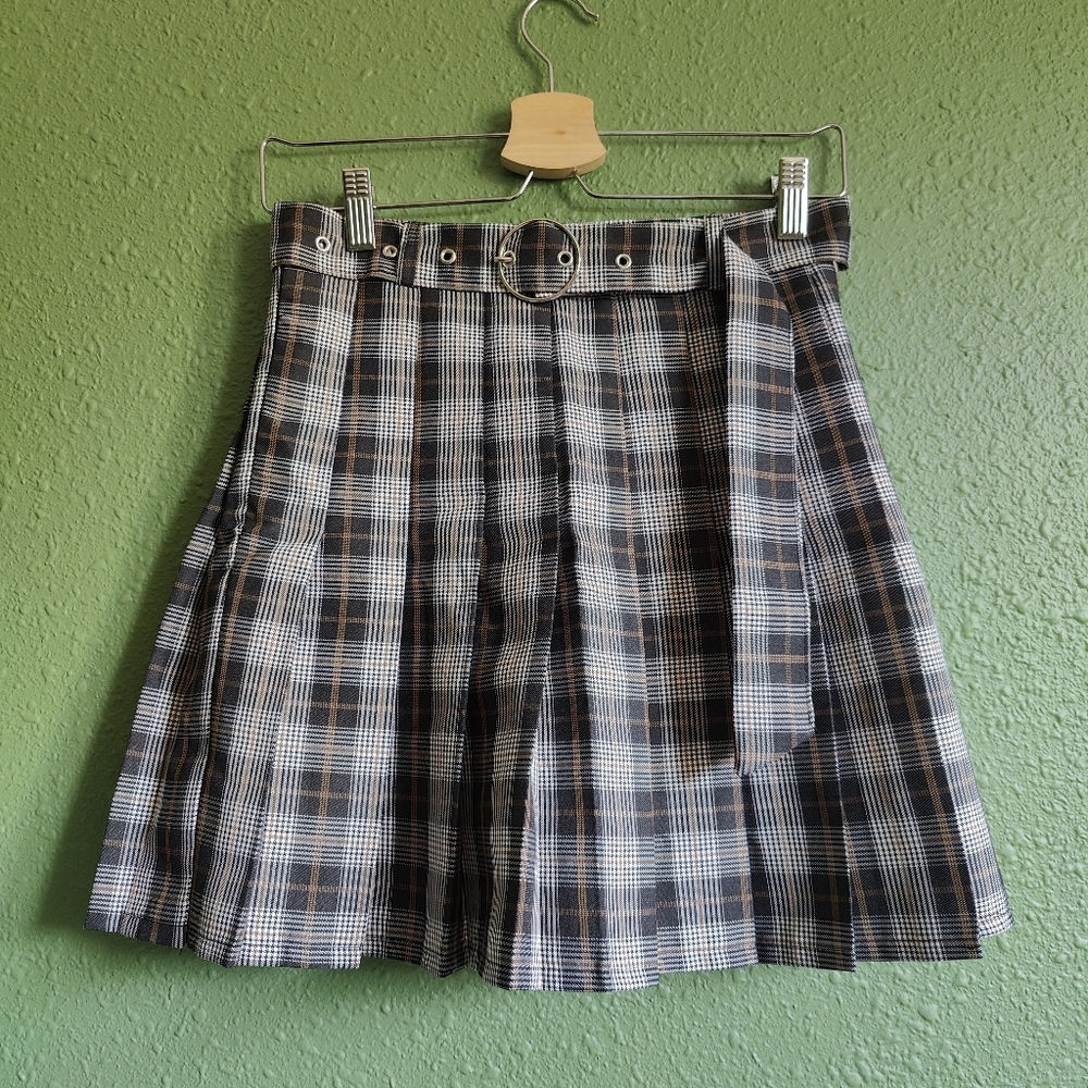 NWT ANAOBAI AMEICOM PLAID PLEATED HIGH WAISTED SKORT IN SIZE MEDIUM
